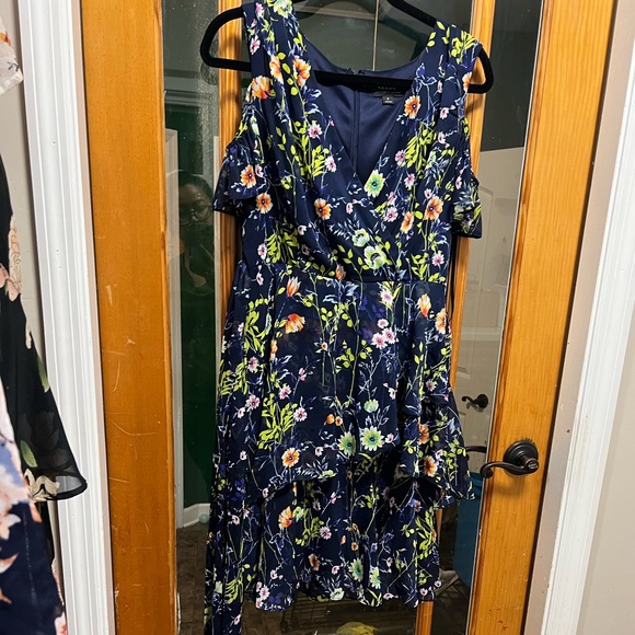 Tahari Floral hi-low Dress - Picture 1 of 3